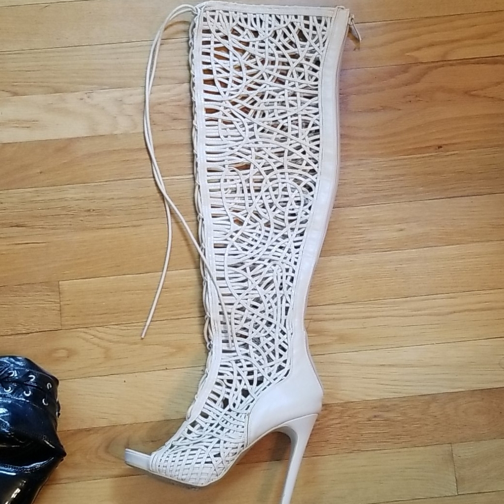 Heels - Picture 3 of 3